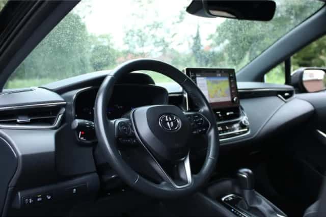 Toyota Corolla (2021) thumbnail 2