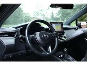 Toyota Corolla thumbnail 2