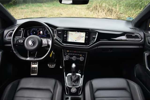 Volkswagen T-Roc (2021) thumbnail 3