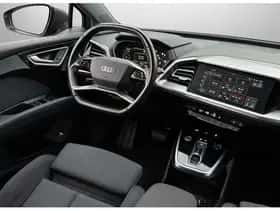 Audi Q4 e-tron (2021) thumbnail 2