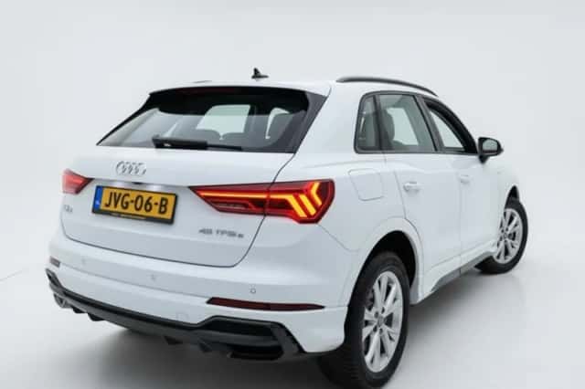 Audi Q3 (2022) thumbnail 3