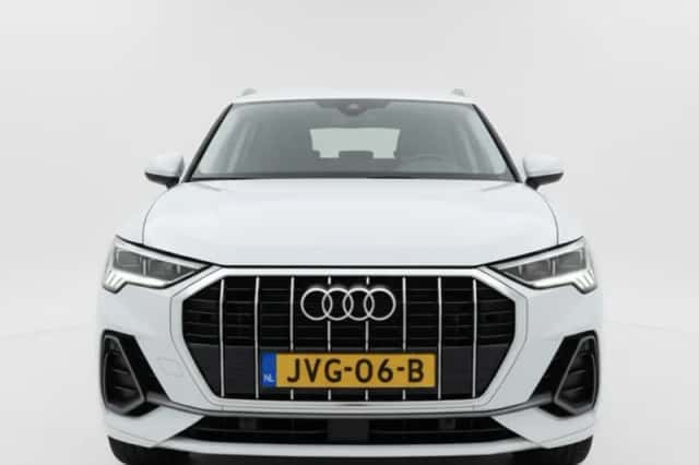 Audi Q3 (2022) thumbnail 4