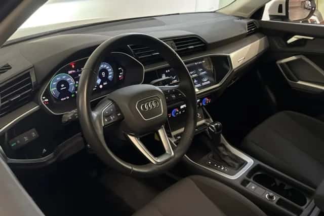 Audi Q3 (2022) thumbnail 6