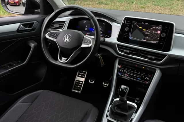 Volkswagen T-Roc (2025) thumbnail 2