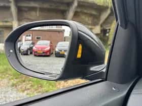 Volkswagen T-Roc thumbnail 16