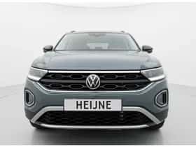 Volkswagen T-Roc thumbnail 4