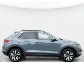 Volkswagen T-Roc thumbnail 6