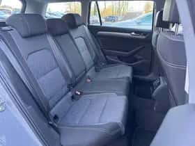 Volkswagen Passat (2022) thumbnail 19