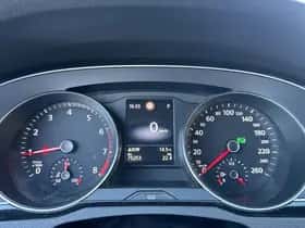 Volkswagen Passat thumbnail 24