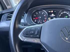 Volkswagen Passat (2022) thumbnail 25