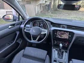 Volkswagen Passat (2022) thumbnail 8