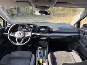 Volkswagen Golf (2022) thumbnail 2