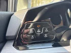Volkswagen Golf (2022) thumbnail 24