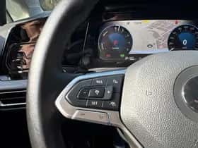 Volkswagen Golf (2022) thumbnail 26