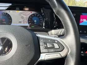 Volkswagen Golf (2022) thumbnail 27