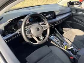 Volkswagen Golf (2022) thumbnail 30