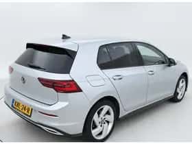 Volkswagen Golf (2022) thumbnail 3