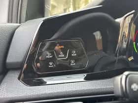 Volkswagen Golf thumbnail 23