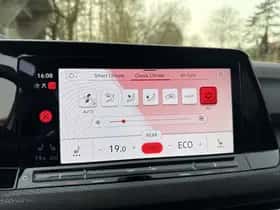 Volkswagen Golf (2022) thumbnail 30