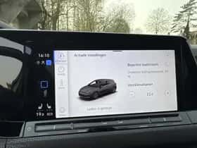 Volkswagen Golf (2022) thumbnail 38