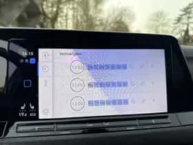 Volkswagen Golf (2022) thumbnail 39