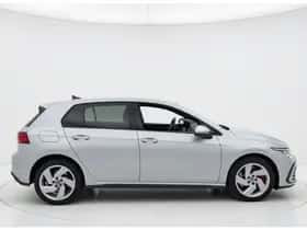 Volkswagen Golf (2022) thumbnail 6