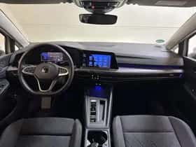Volkswagen Golf (2022) thumbnail 2