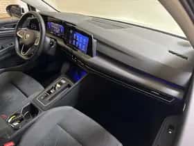 Volkswagen Golf (2022) thumbnail 12