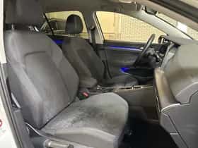 Volkswagen Golf (2022) thumbnail 18