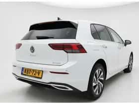 Volkswagen Golf (2022) thumbnail 3