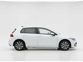 Volkswagen Golf (2022) thumbnail 4