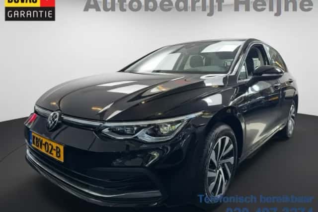 Volkswagen Golf (2023) thumbnail 1