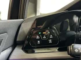 Volkswagen Golf (2023) thumbnail 26