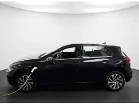 Volkswagen Golf (2023) thumbnail 4