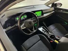 Volkswagen Golf (2023) thumbnail 34