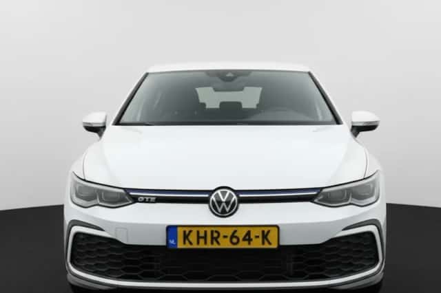 Volkswagen Golf (2022) thumbnail 4