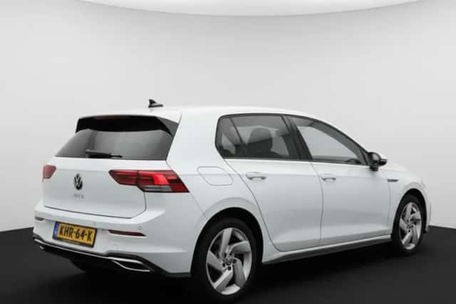 Volkswagen Golf (2022) thumbnail 5