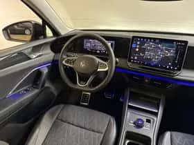 Volkswagen Tiguan (2025) thumbnail 2