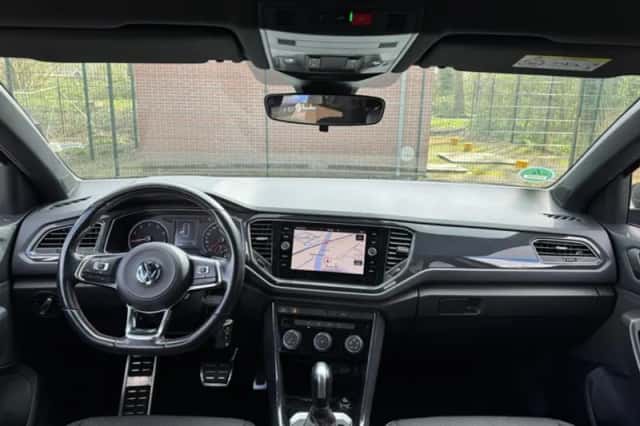 Volkswagen T-Roc (2020) thumbnail 2