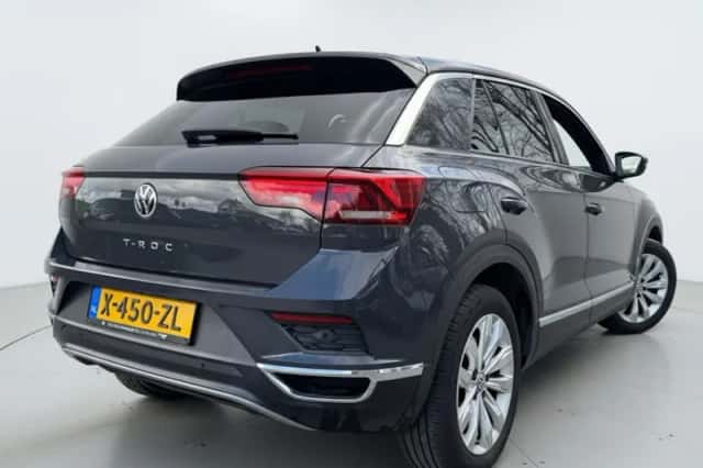 Volkswagen T-Roc (2020) thumbnail 3
