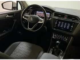 Volkswagen Tiguan (2021) thumbnail 2