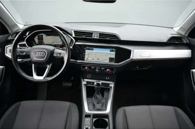 Audi Q3 (2022) thumbnail 2
