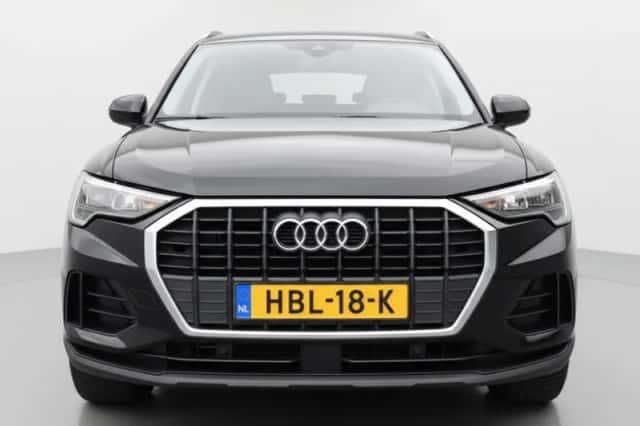 Audi Q3 (2022) thumbnail 5
