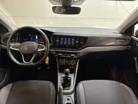 Volkswagen Polo (2022) thumbnail 2