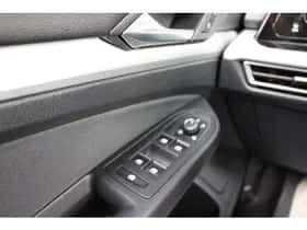 Volkswagen Golf (2021) thumbnail 29