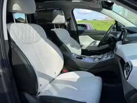 Hyundai Santa Fe (2021) thumbnail 26