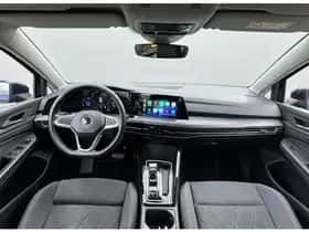 Volkswagen Golf (2022) thumbnail 2