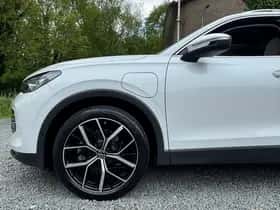 Volkswagen Tiguan (2025) thumbnail 8
