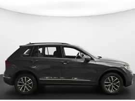 Volkswagen Tiguan (2022) thumbnail 4
