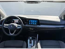 Volkswagen Golf (2022) thumbnail 2